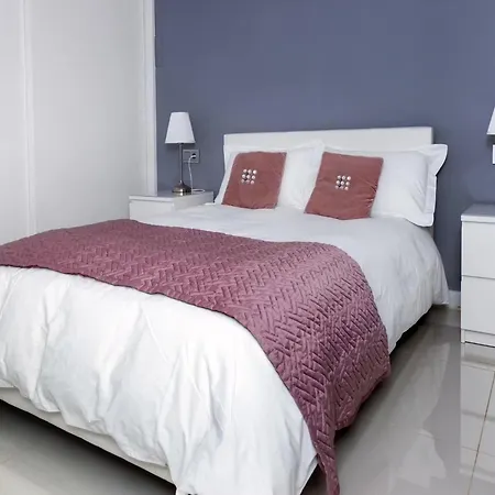 Modern Versace-themed * Marbella
